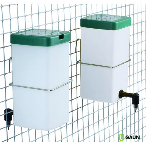 Suction Cup Water Feeder 0.5 Lts. Gaun